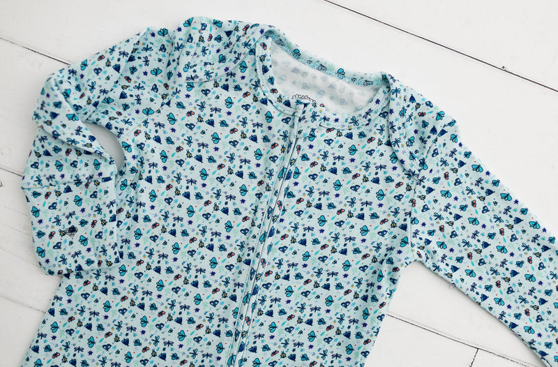 Load image into Gallery viewer, Organic cotton baby boy romper with butterfly dance pattern – Khaki Lilac
