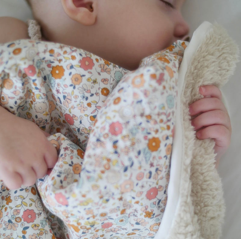 Chargez l'image dans la visionneuse de la galerie, Couverture pour bébé fluffy + coton mini fleurs - Boutique Kaki Lilas
