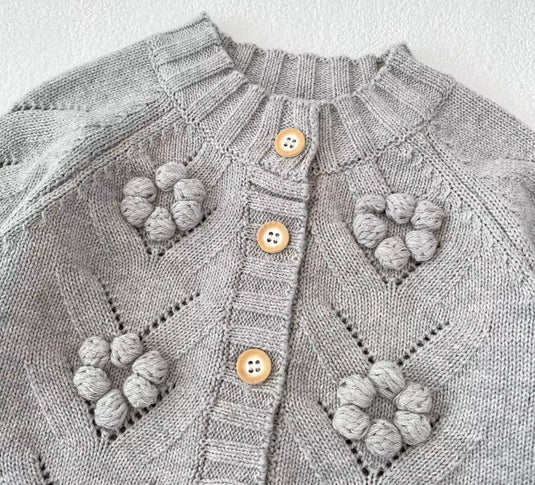Cardigan Marguerite en tricot gris pour fille – Automne-Hiver