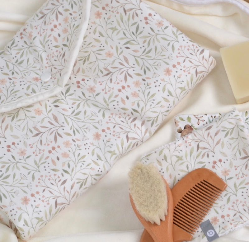 Chargez l'image dans la visionneuse de la galerie, Matelas à langer pour bébé - Boutique Kaki Lilas
