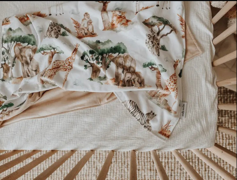 Load image into Gallery viewer, Couvertures emmaillotage de la marque Veille sur toi - Boutique Kaki Lilas
