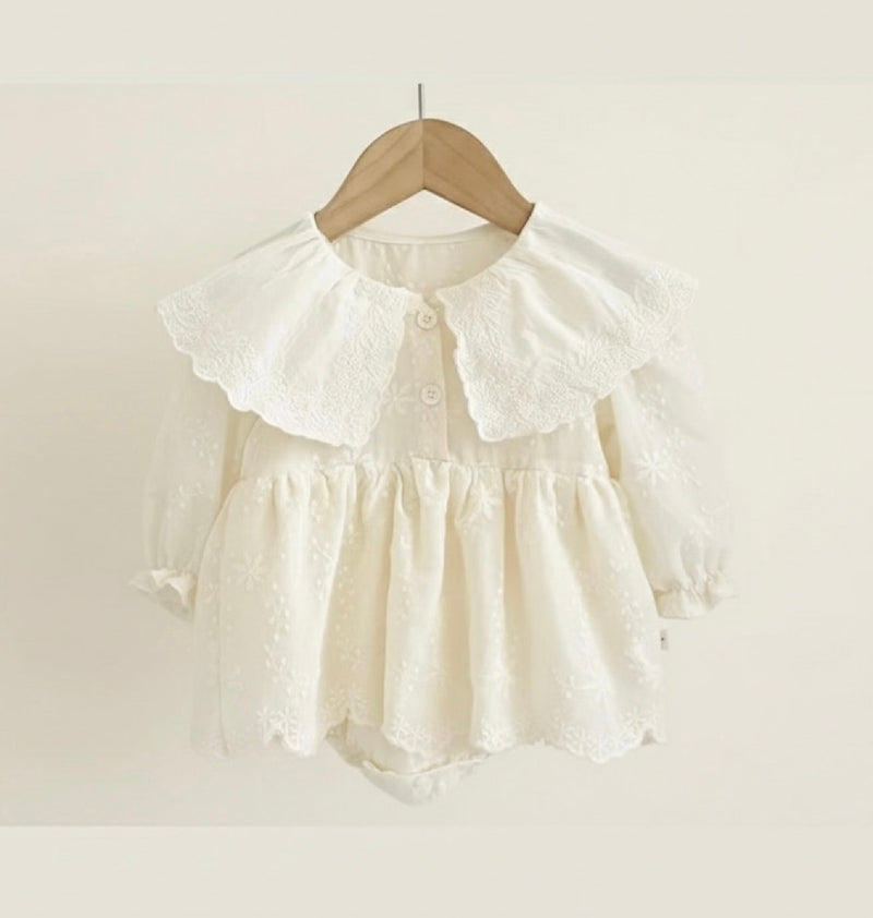 Load image into Gallery viewer, Baby girl cotton romper with embroidered lace collar – last one
