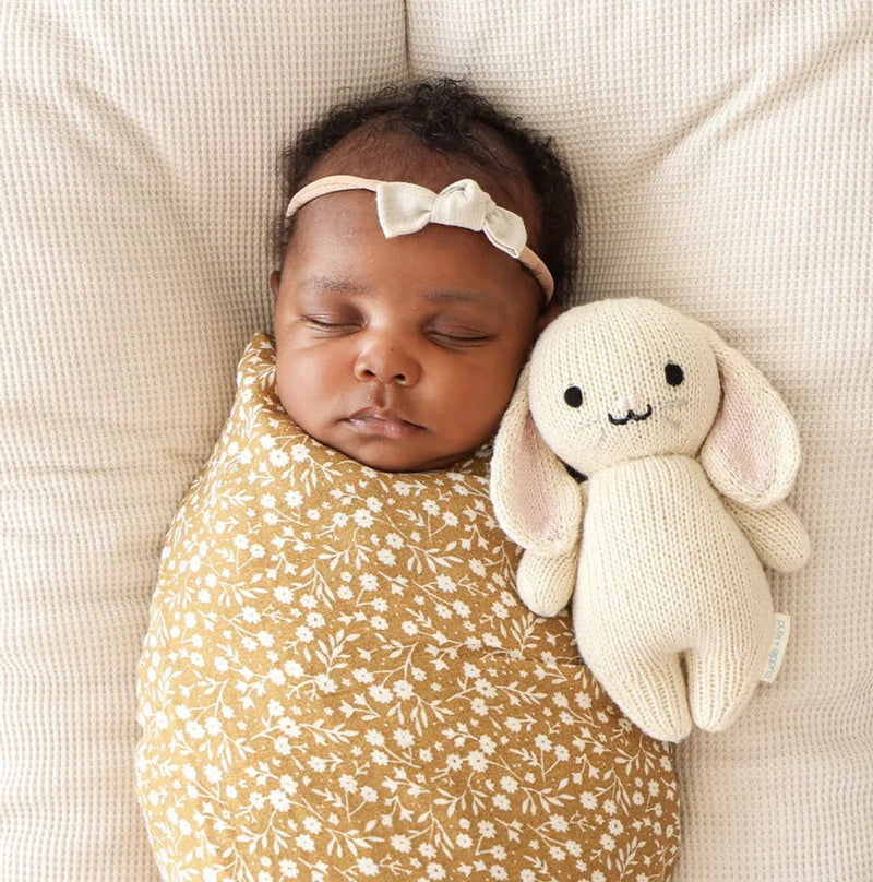 Chargez l'image dans la visionneuse de la galerie, Peluche - Bébé lapin avoine - Cuddle + Kind - Boutique Kaki Lilas
