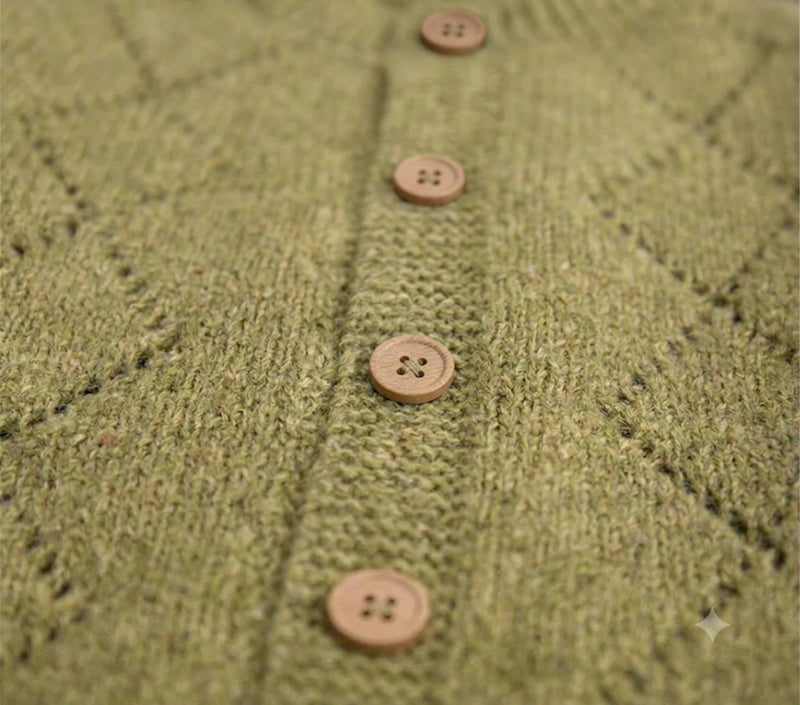Chargez l'image dans la visionneuse de la galerie, Cardigan olive en tricot ajouré pour bébé et fille – Automne-Hiver
