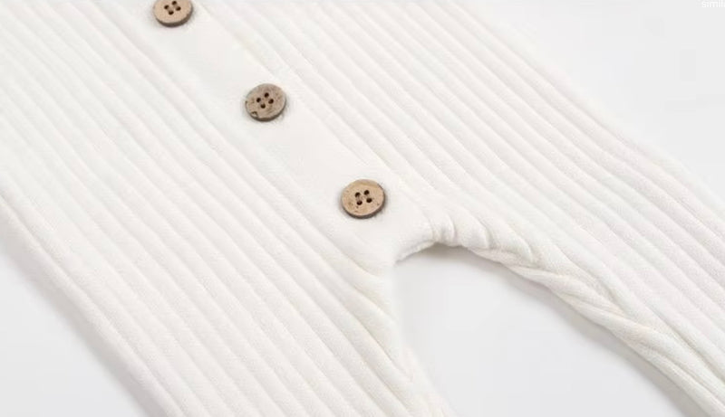 Load image into Gallery viewer, Baby girl's white knitted cotton long-sleeved romper
