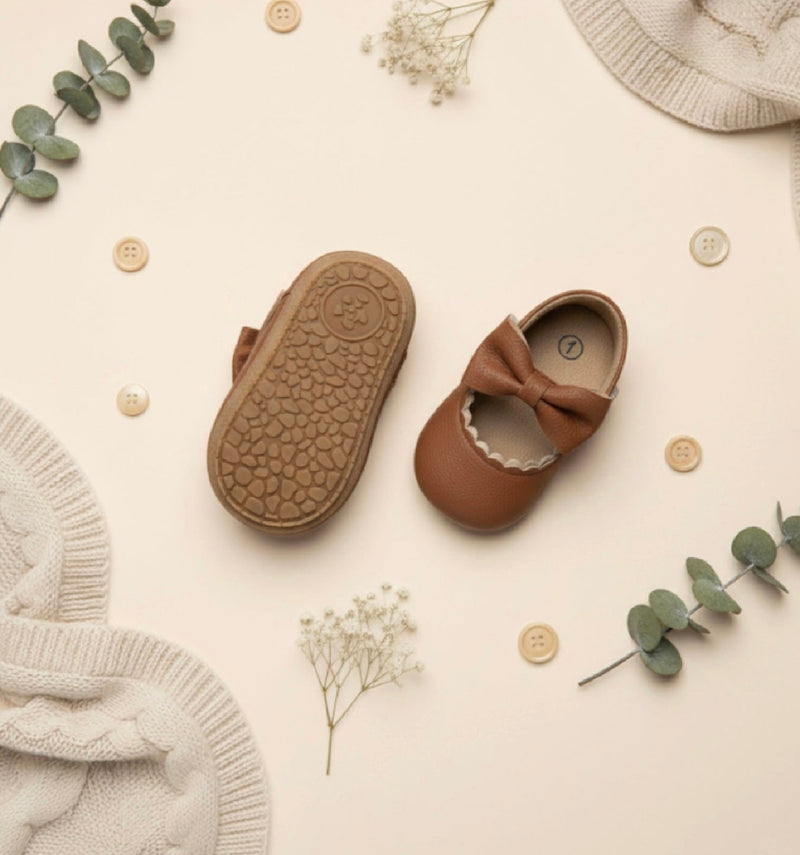 Load image into Gallery viewer, Soft Leather Baby Girl Mary Jane Shoes
