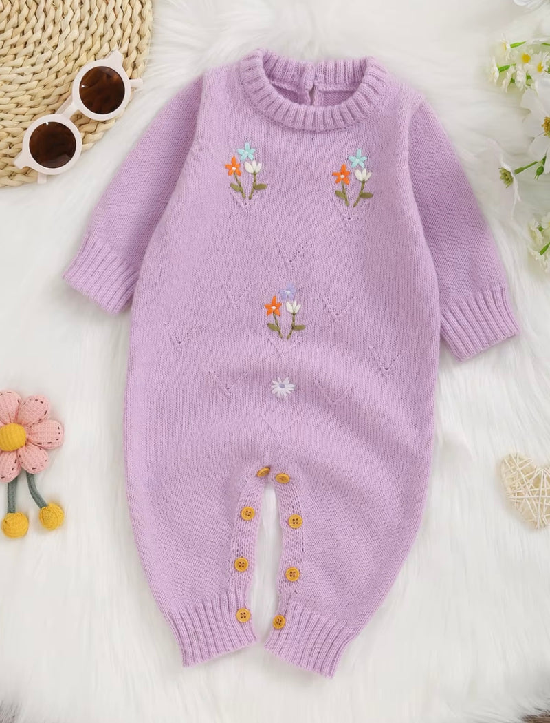 Chargez l'image dans la visionneuse de la galerie, Combinaison bébé fille en tricot doux lilas brodée
