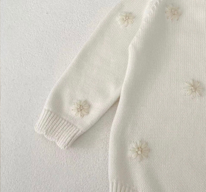 Chargez l'image dans la visionneuse de la galerie, Combinaison bébé fille en tricot doux à motifs fleuris – Kali
