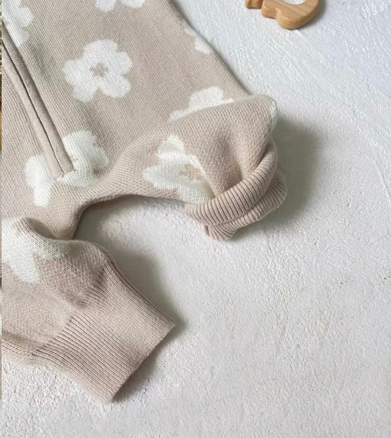 Chargez l'image dans la visionneuse de la galerie, Combinaison bébé fille à capuche fleurie – Kali
