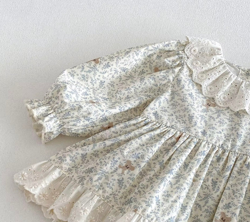 Chargez l'image dans la visionneuse de la galerie, Robe-romper bébé fille à col Claudine avec broderie anglaise – Automne-Hiver
