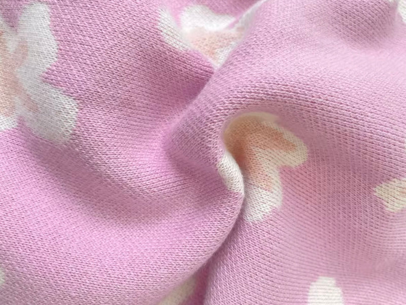 Chargez l'image dans la visionneuse de la galerie, Combinaison bébé fille en tricot rose à motifs floraux et boutons, avec bandeau assorti 🌸 -Pré-commande
