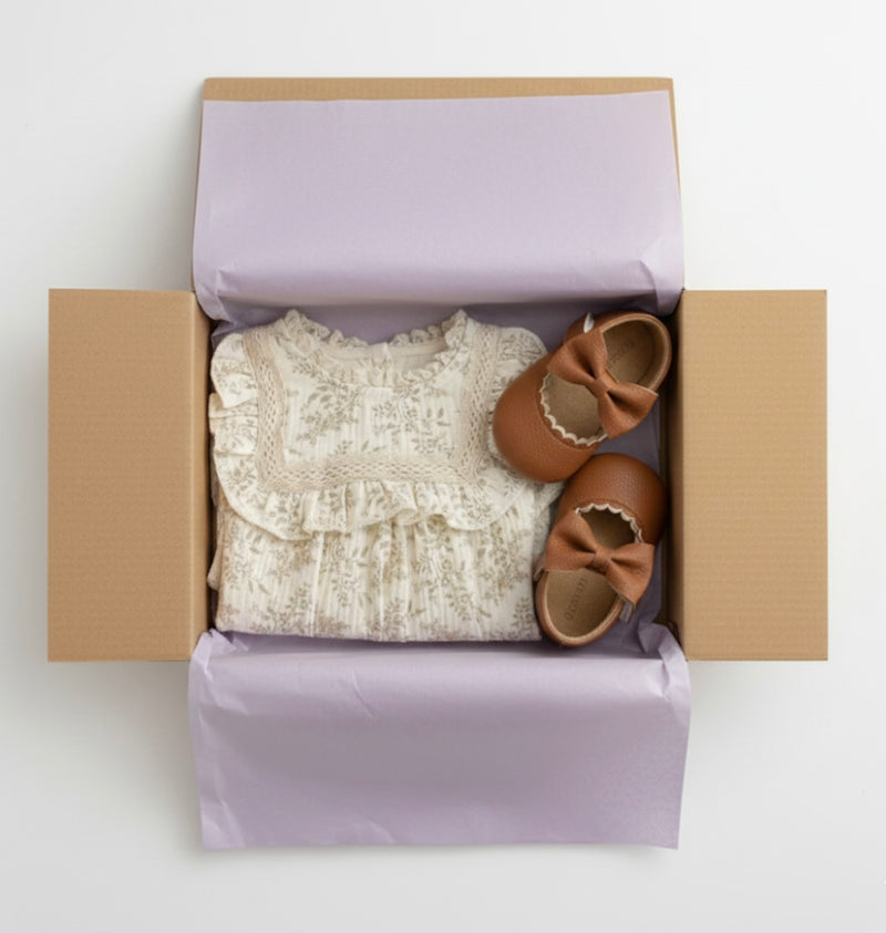 Load image into Gallery viewer, Fleur de Lin Baby Gift Set
