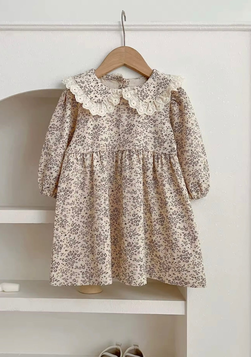 Chargez l'image dans la visionneuse de la galerie, Robe fille à manches longues imprimé fleuri doux – Modèle Kali - Boutique Kaki Lilas
