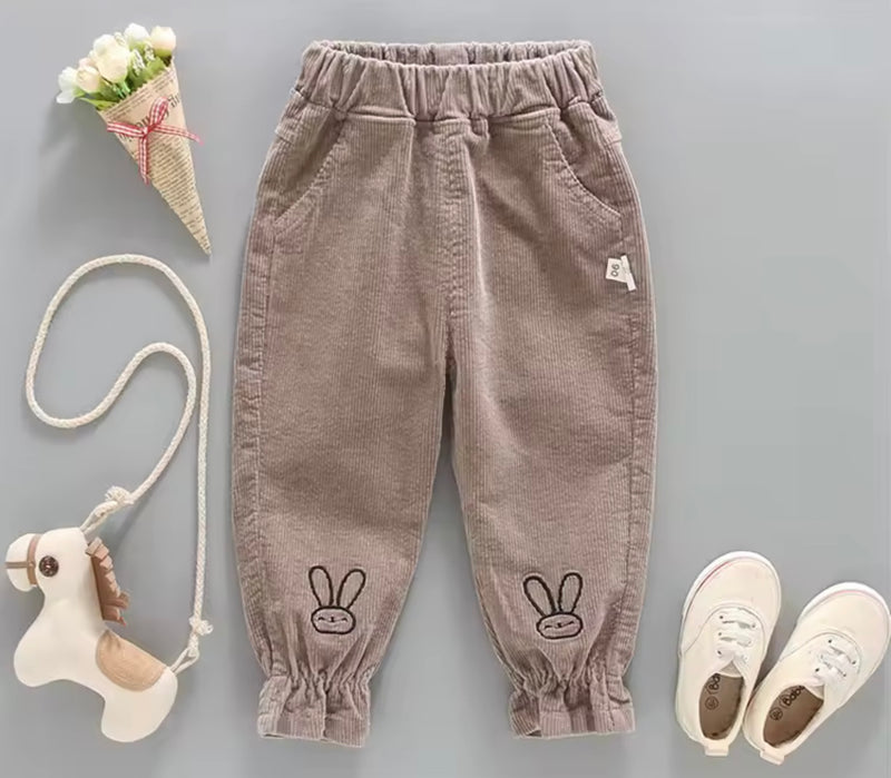 Chargez l'image dans la visionneuse de la galerie, Pantalons pour filles en velours côtelé motif lapin – Kali
