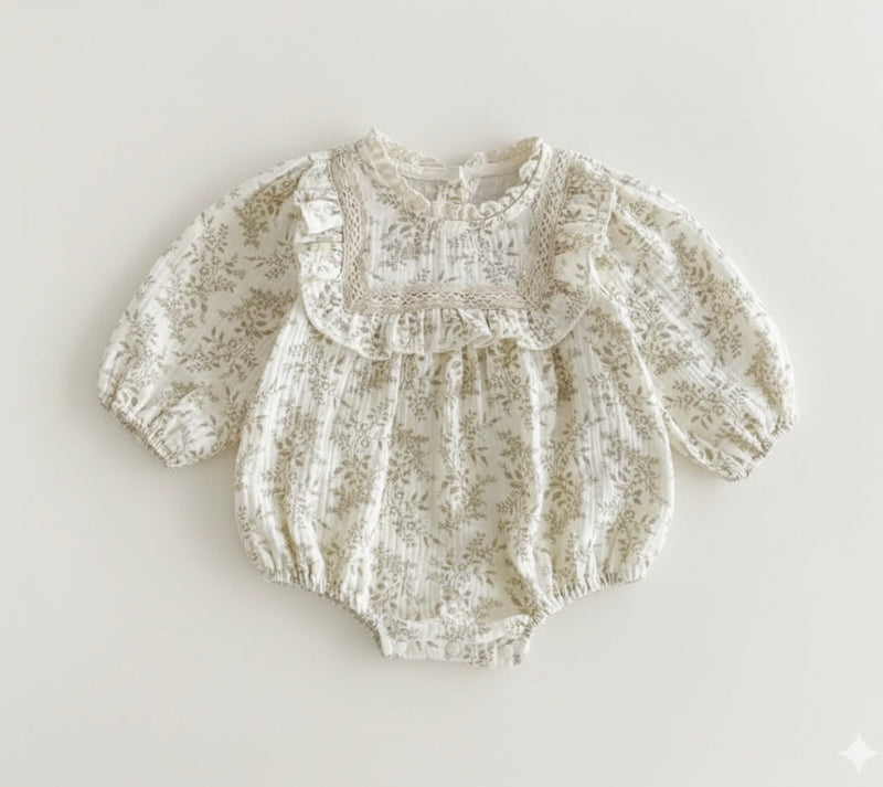 Chargez l'image dans la visionneuse de la galerie, Barboteuse bébé fille Liberty beige en coton doux

