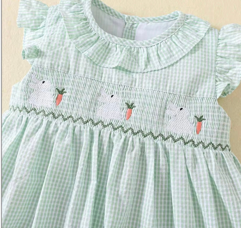 Chargez l'image dans la visionneuse de la galerie, Robe bébé fille en coton à carreaux verts
