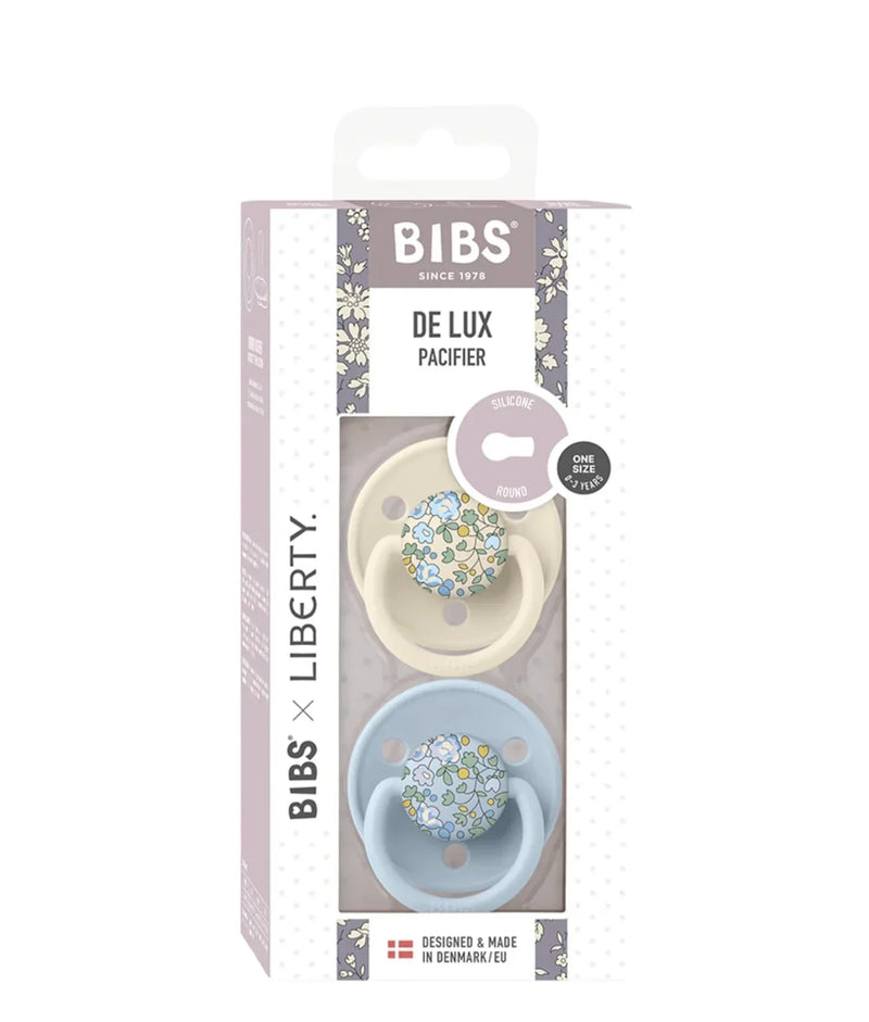 Chargez l'image dans la visionneuse de la galerie, Paquet contenant deux suces Bibs de luxe en silicone Éloise Baby blue - Boutique Kaki Lilas
