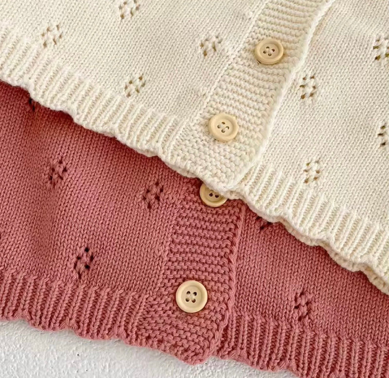 Chargez l'image dans la visionneuse de la galerie, Cardigan bébé fille en tricot doux été et respirant ivoire – Kali
