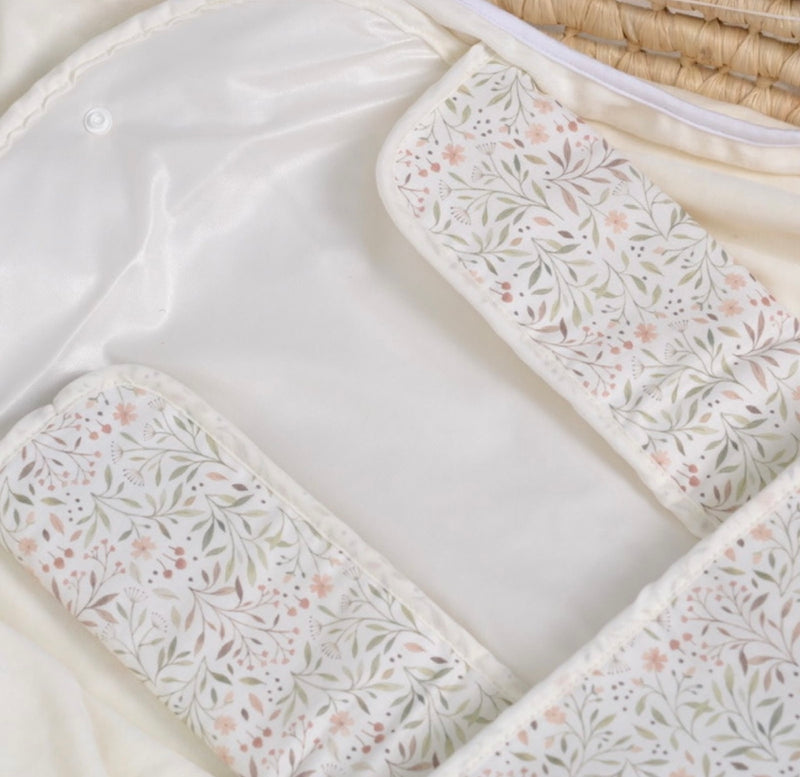 Chargez l'image dans la visionneuse de la galerie, Matelas à langer pour bébé - Boutique Kaki Lilas

