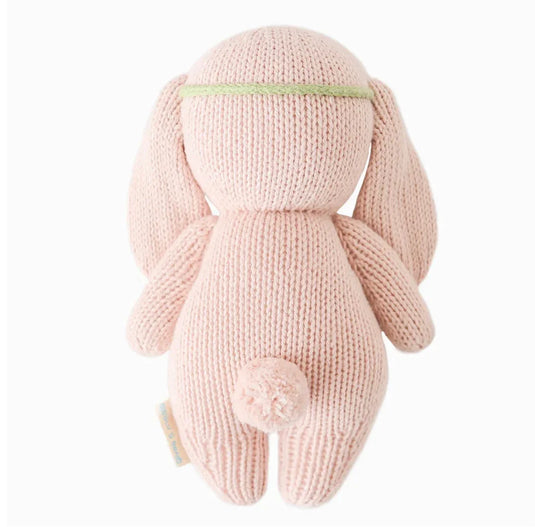 Peluche - Bébé lapin rose avec couronne de fleurs - Cuddle + Kind - Boutique Kaki Lilas