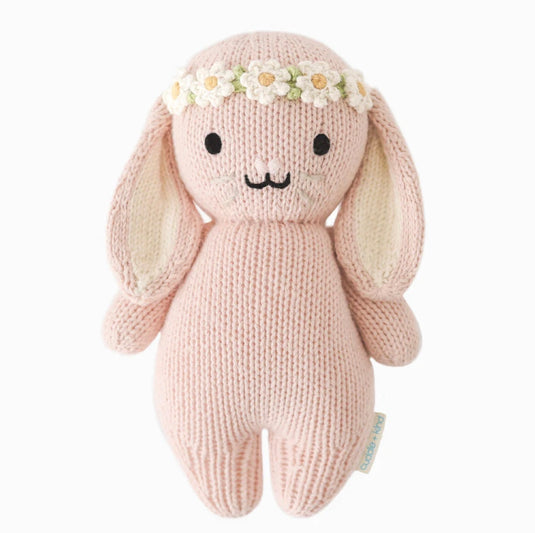 Peluche bébé lapin rose couronne de fleurs faite mains – Cuddle + Kind - Dernière pièce disponible