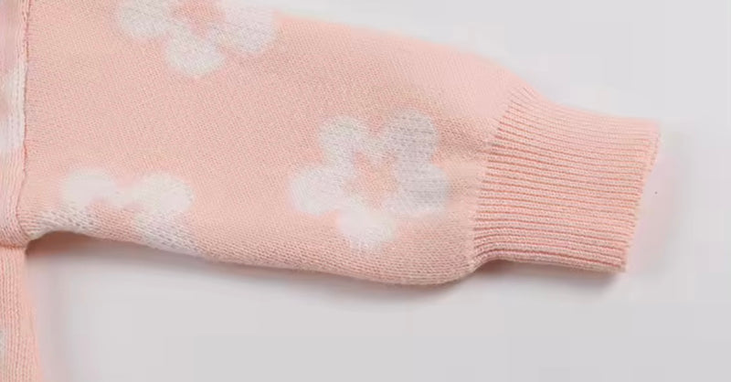 Load image into Gallery viewer, Combinaison bébé fille en tricot à capuche et fermeture éclair – Rose à fleurs ivoire 🌸 - Pré-commande
