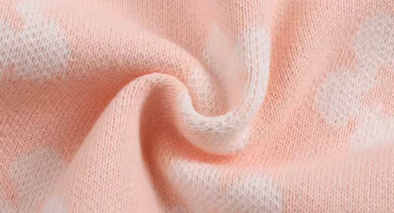 Load image into Gallery viewer, Combinaison bébé fille en tricot à capuche et fermeture éclair – Rose à fleurs ivoire 🌸 - Pré-commande

